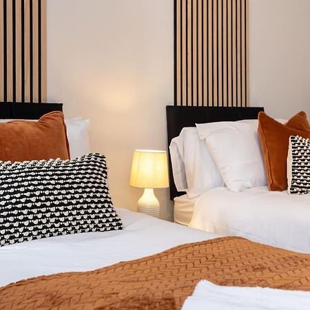 Railway House - Central Warrington - Sleeps 6 Esterno foto