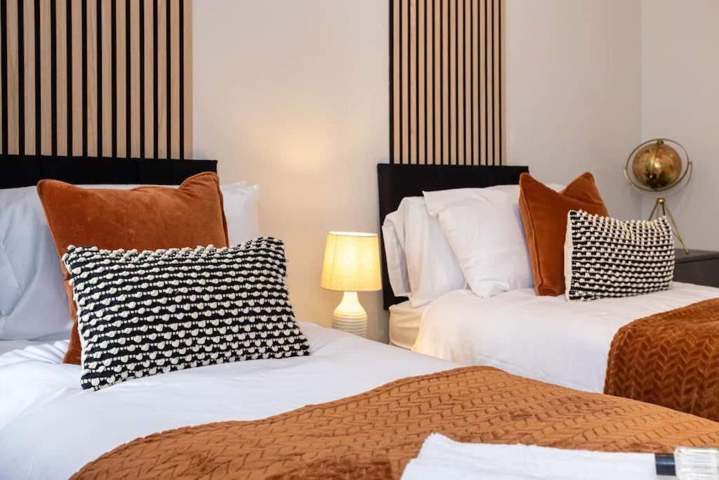 Railway House - Central Warrington - Sleeps 6 Esterno foto