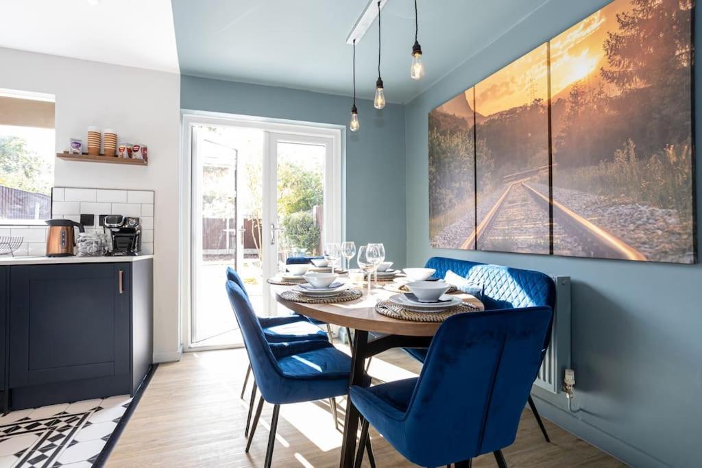 Railway House - Central Warrington - Sleeps 6 Esterno foto