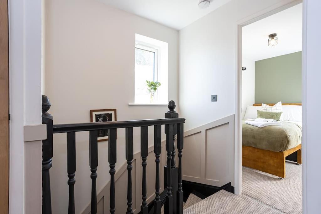Railway House - Central Warrington - Sleeps 6 Esterno foto