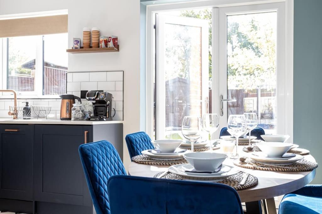 Railway House - Central Warrington - Sleeps 6 Esterno foto