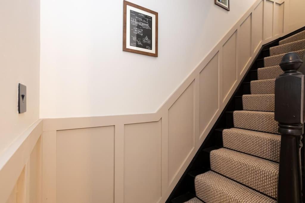 Railway House - Central Warrington - Sleeps 6 Esterno foto